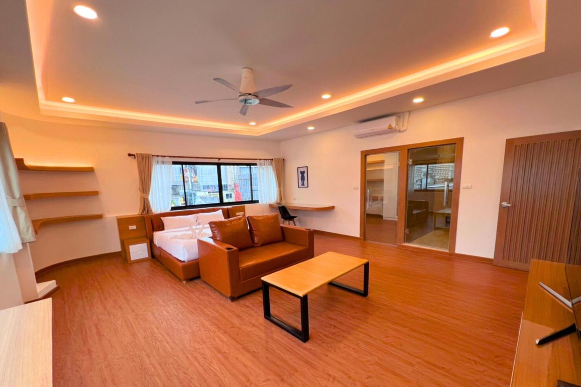 The Lodge Pattaya Εξωτερικό φωτογραφία