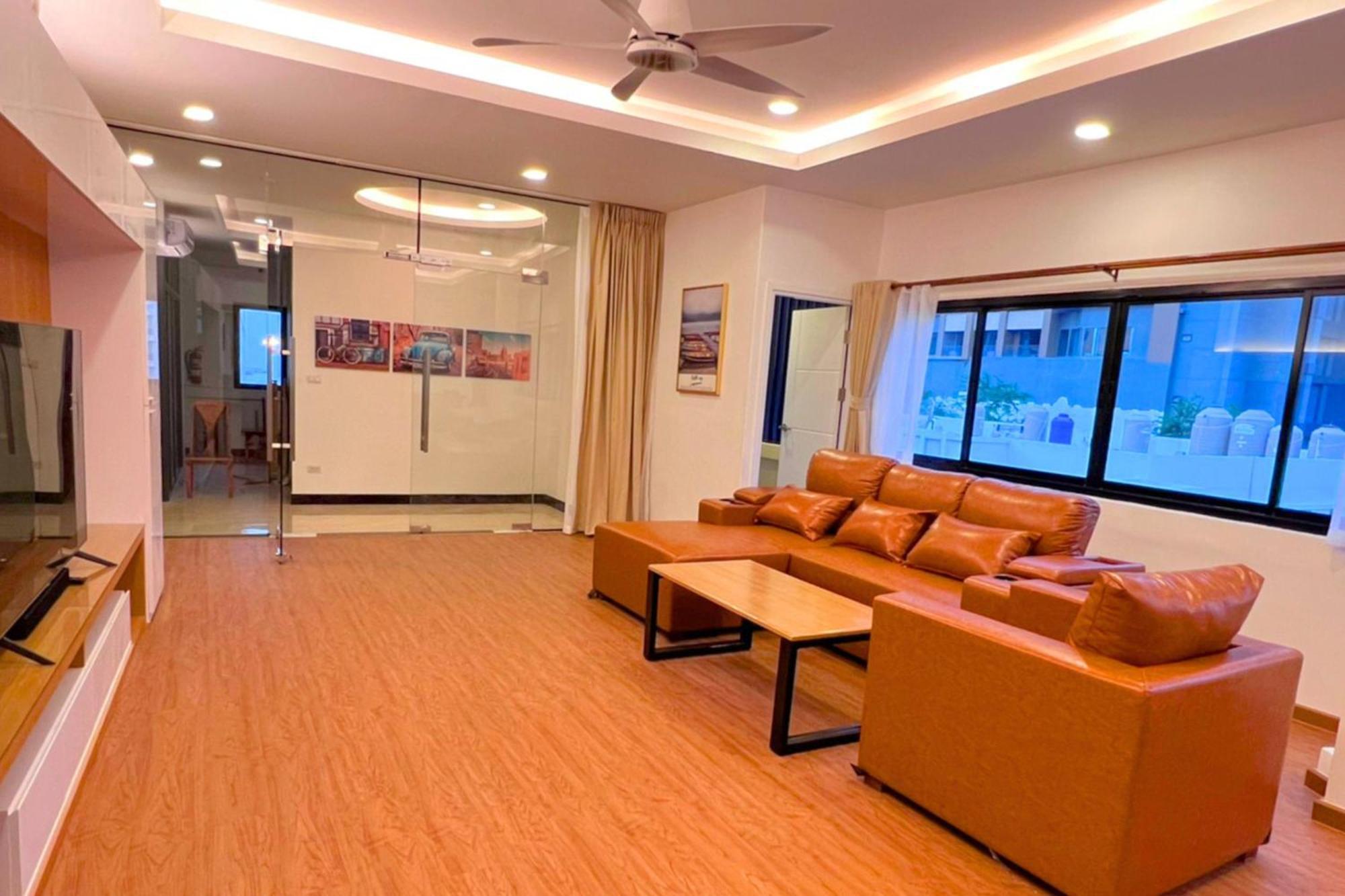 The Lodge Pattaya Εξωτερικό φωτογραφία
